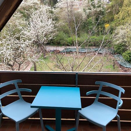 Blaues Zimmer Mit Grossem Balkon, Bad Ist Ein Traum, 50 Schritte Zum Radweg Am Main,Ideal For Short Stay Mainstockheim Kültér fotó
